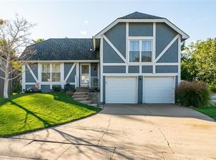 1821 E Pawnee Dr, Olathe, KS 66062