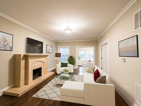 5th image of 2925 N Pine Grove Ave #2230943