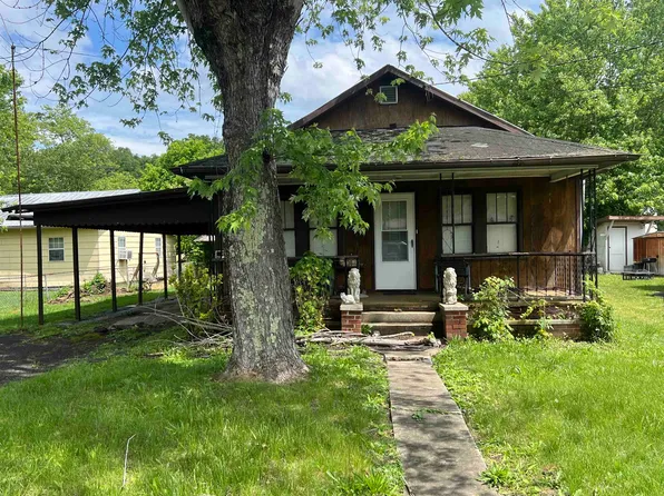 338 N Pine St, Wayne, WV 25570