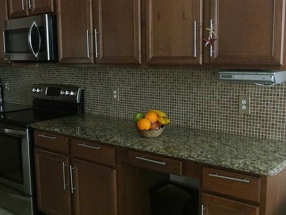 4th image of 4909 Parkview Dr