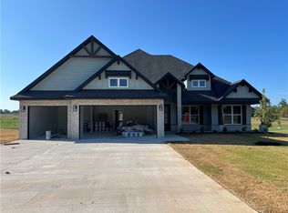 205 Jenna Ln, Gravette, AR 72736