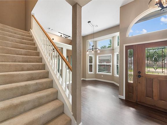 3rd image of 1129 Settlers Way