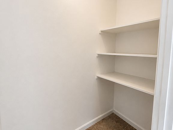 4th image of 730 Moore St #2