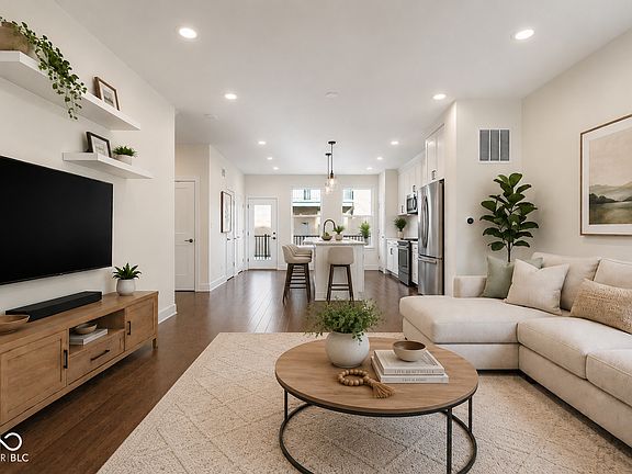 5th image of 739 Perth Ln
