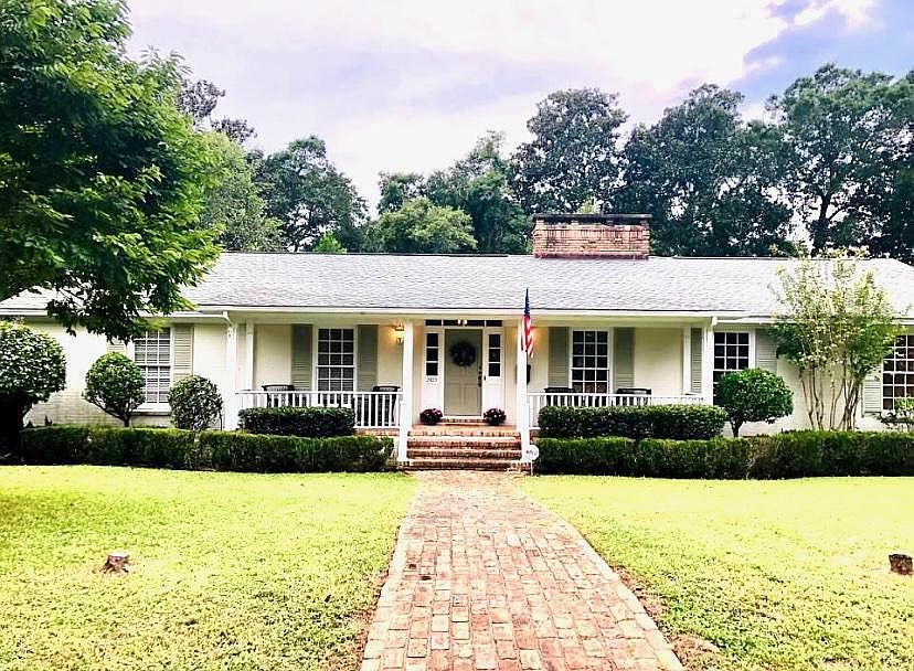 1st image of 3455 Dunwoody Dr