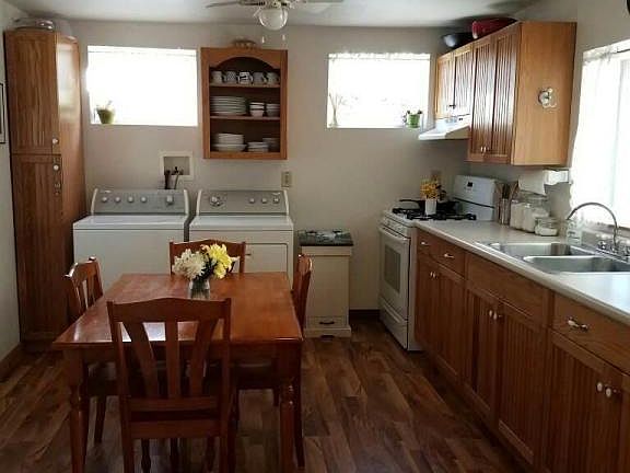 4th image of 608 Hallstead St