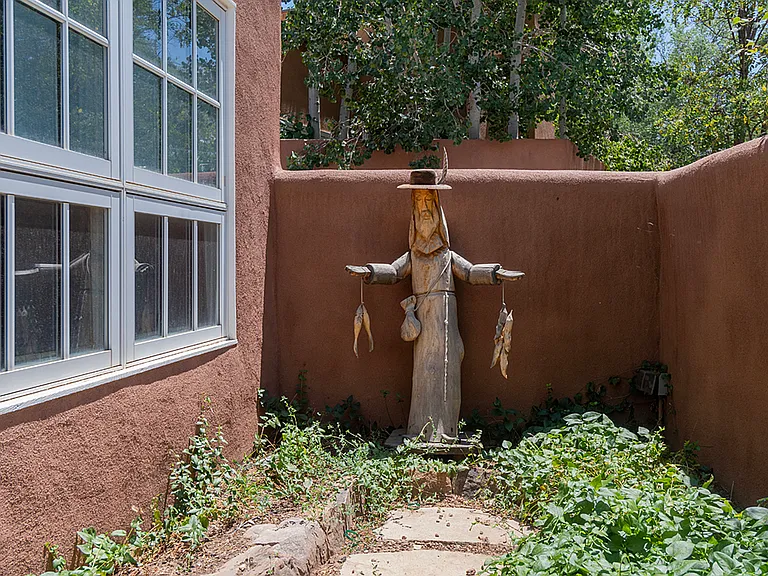 537 Garcia St — Photo 22