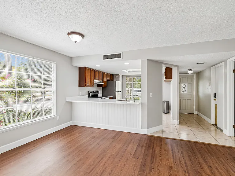 1003 W Horatio St #A — Photo 12