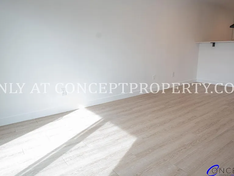 Avenue View Apartments — Photo 51