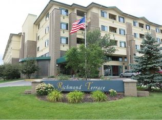 400 Richmond St #417, Appleton, WI 54911
