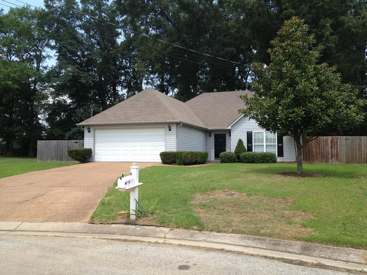 3 bed, 1492 sqft, $1,900 — Photo 2