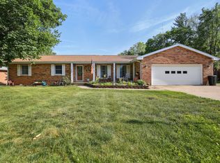 203 W Graham Dr, Savoy, IL