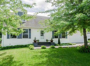 129 Buckeye Ln, Riverside, IA 52327