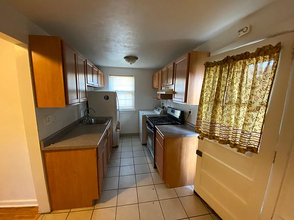 5th image of 16 Revere Dr APT 2