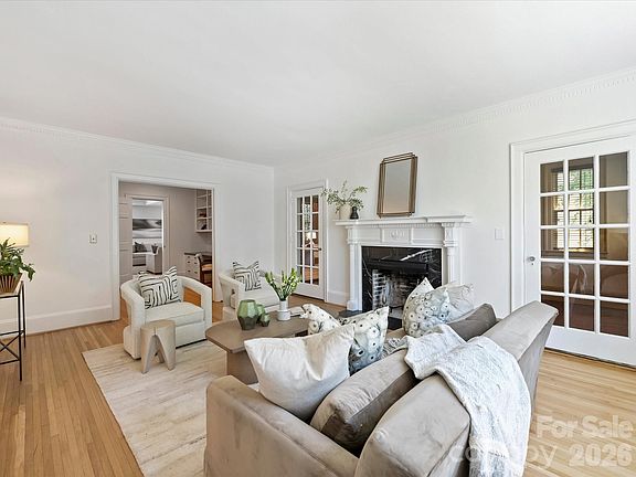 4th image of 242 Hillside Ave