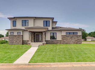 2153 E Will St, Republic, MO 65738