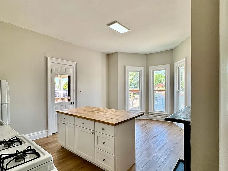 611 N. Main — Photo 12