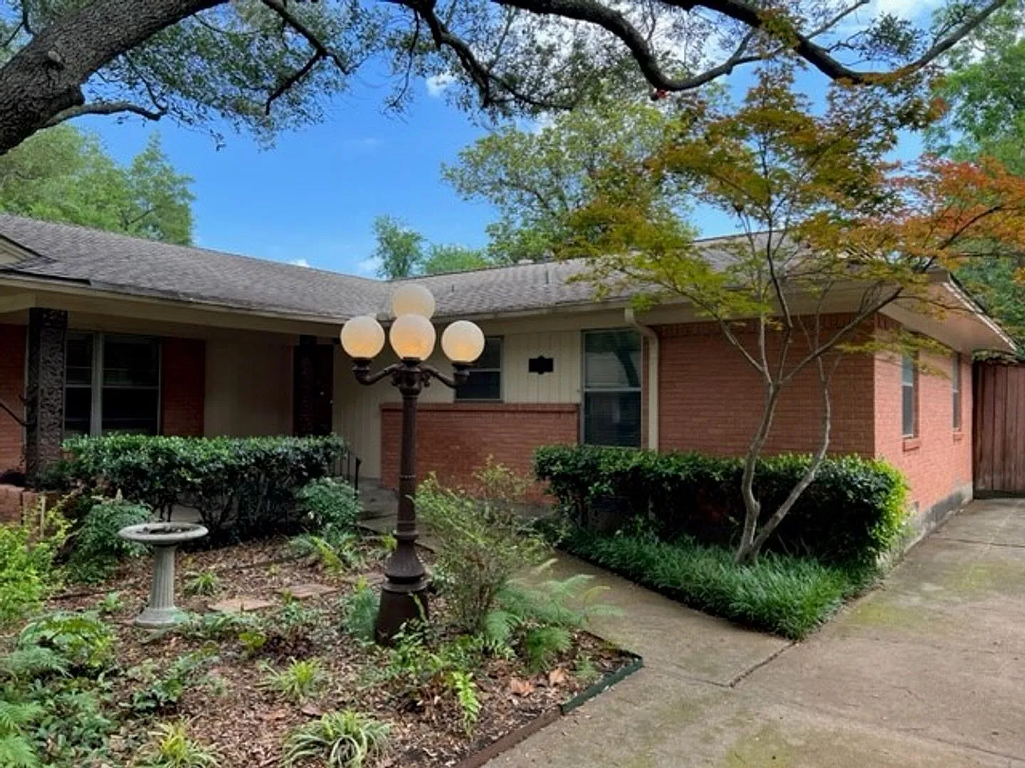 Quaint NorthEast Dallas home for rent — Photo 3