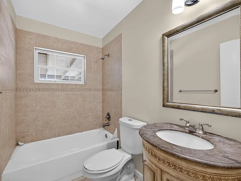 416 SE Naranja Ave — Photo 29
