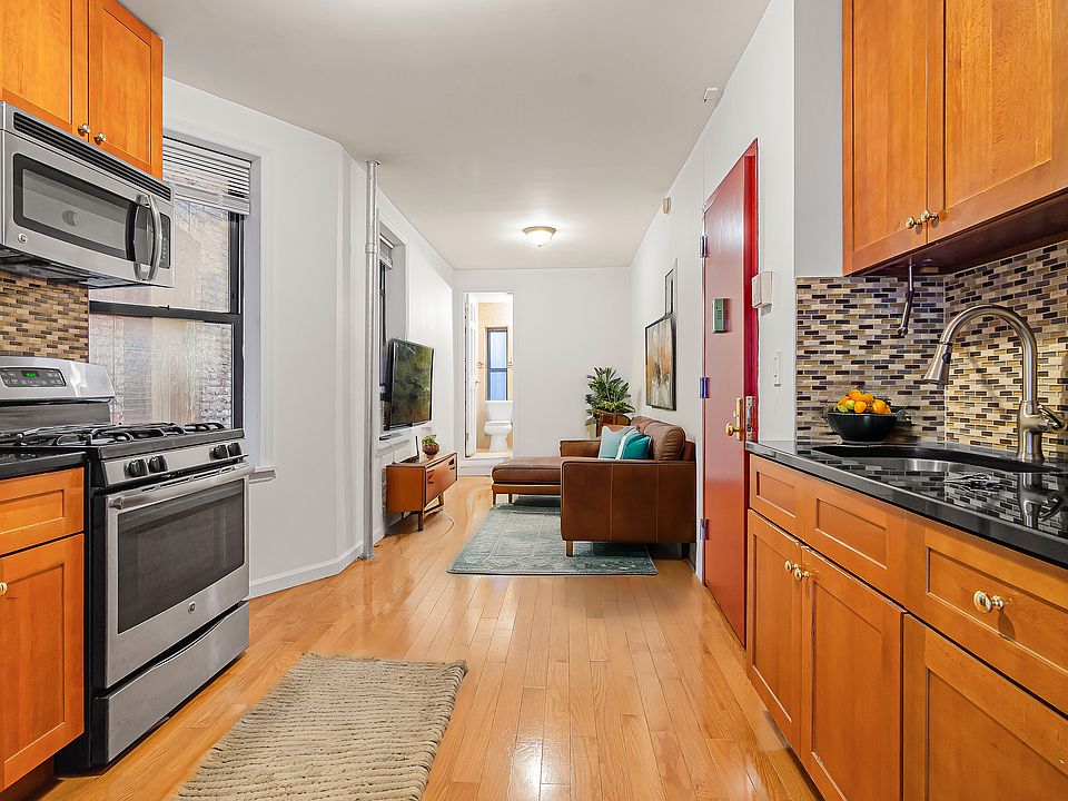 2nd image of 230 Mulberry St APT 17