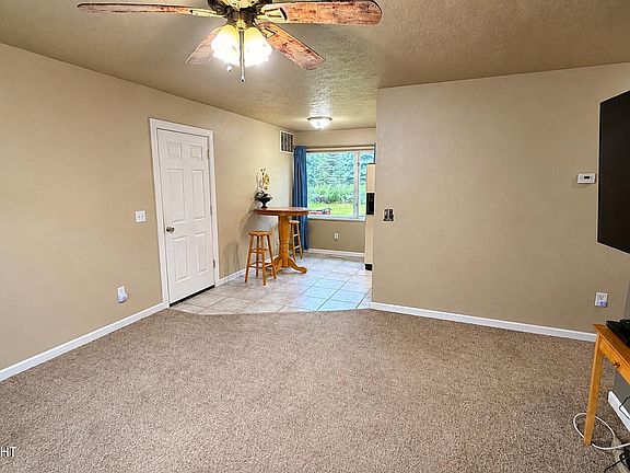 3rd image of 48204 Rustic Ave