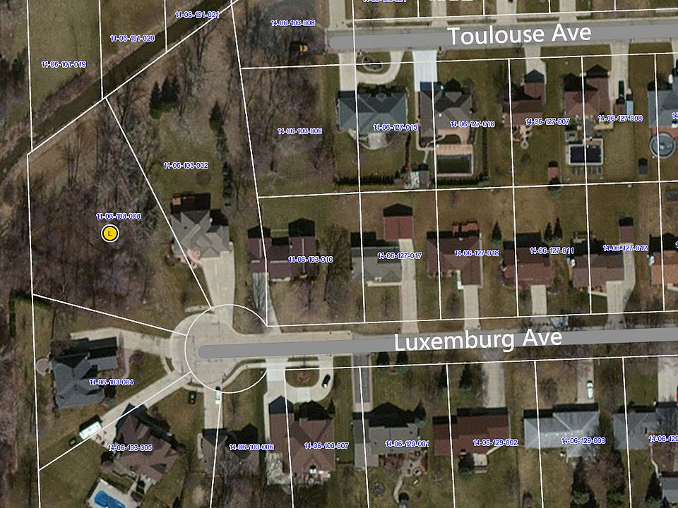2nd image of 15485 Luxemburg Ave