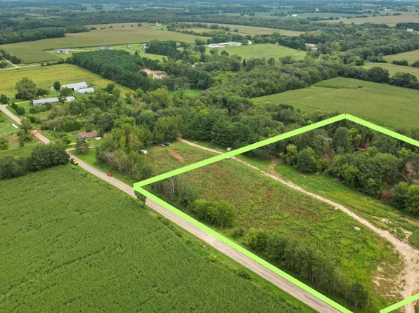 72 Franklin Rd, Stoughton, WI 53589