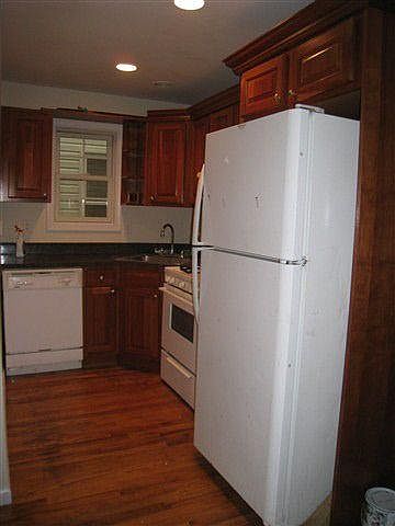 2nd image of 466 Kennedy Blvd #2E