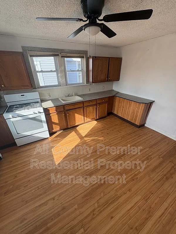 1 bed, 1.0 bath, 600 sqft, $1,550 — Photo 3