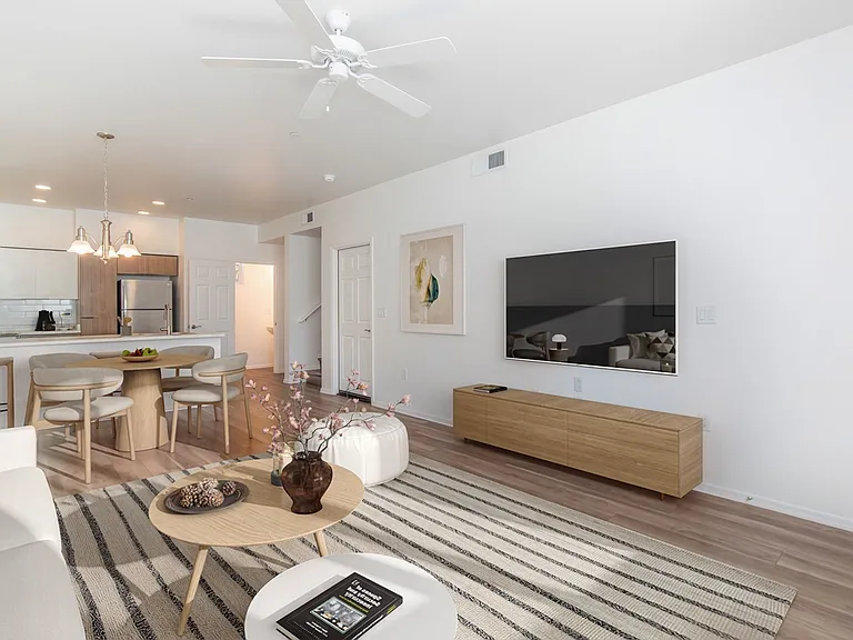 San Junipero Townhomes — Photo 2
