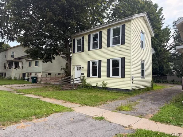 7 W 9th St, Oswego, NY 13126