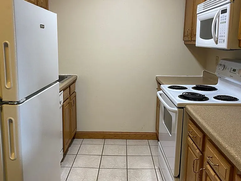 Crestwood Apartments — Photo 51