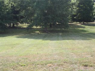 107 Solitaire Dr, Trinity, NC 27370