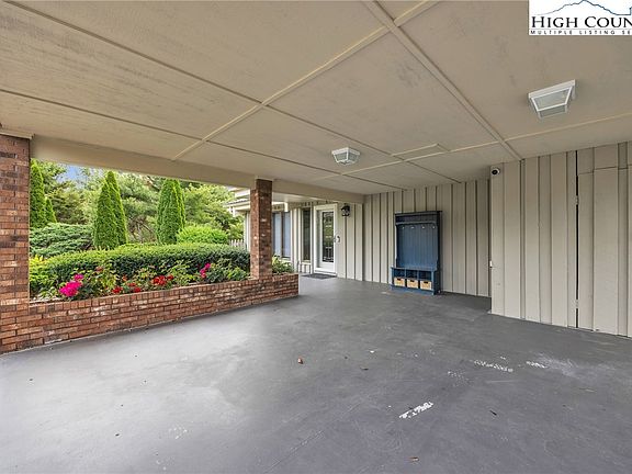 4th image of 255 Clear View Ridge Road