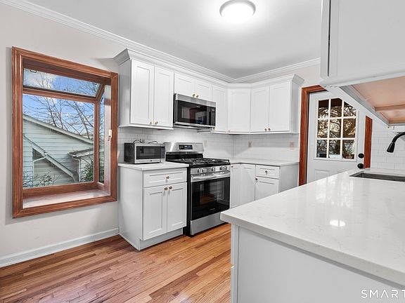 3rd image of 33 Douglas Ave Floor 2