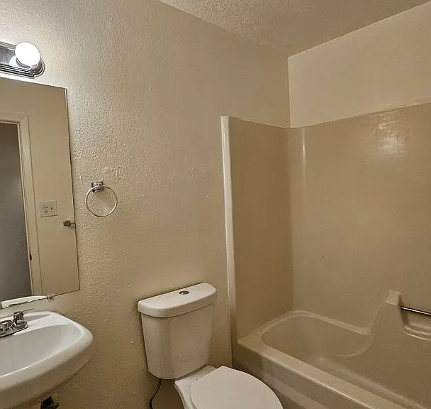 301 Morningside Dr SE #A-F — Photo 15