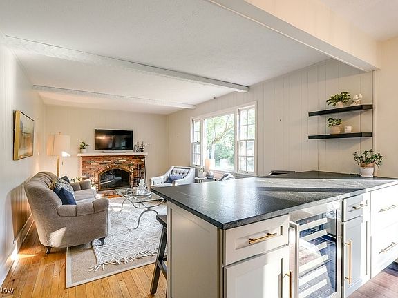 3rd image of 5241 Maple Springs Dr