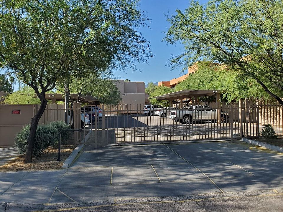 Small luxury gated condo community near Ft Lowell and Alvernon