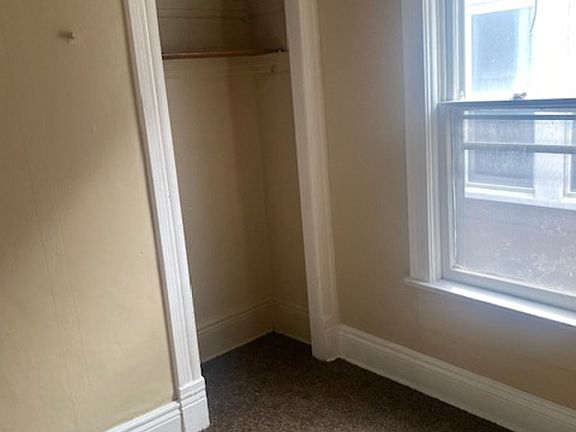 3rd image of 1023 E Lovejoy St APT 2
