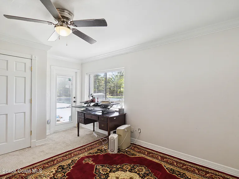 1201 S Shannon Ave — Photo 31