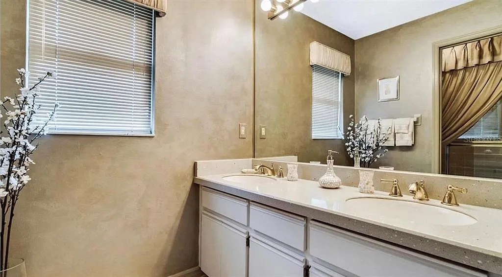 3 bed, 2.0 bath, 1723 sqft, $2,750 — Photo 4