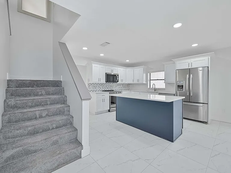 17337 Phlox Dr — Photo 11