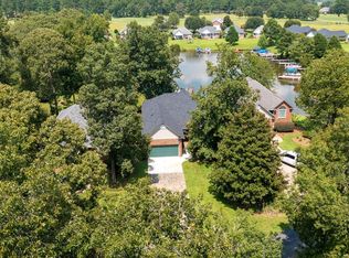 12 Ridge Lake Dr, Manning, SC 29102