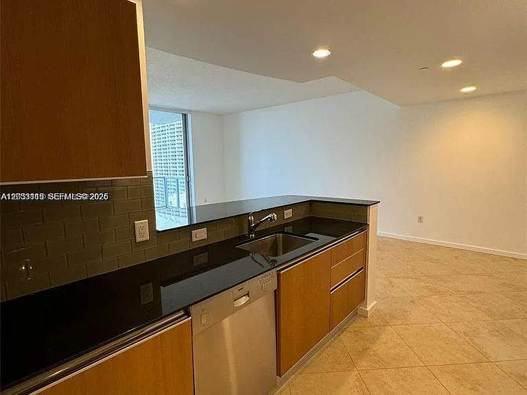 1060 Brickell Ave #2703 — Photo 2