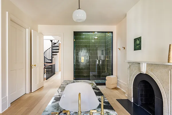 Sold by Compass | media 23