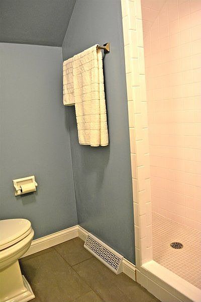 Upper Bath off Master