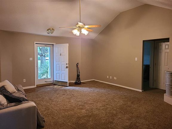 2nd image of 1125 Thornblade Dr