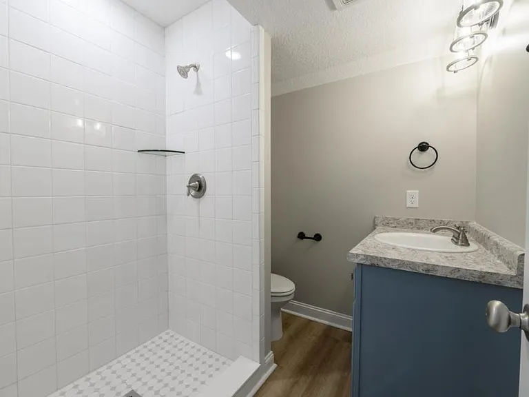 214 S College St #4 — Photo 9