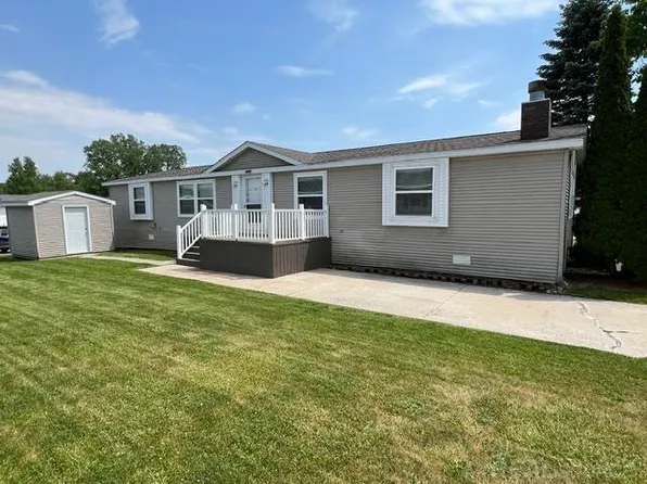 174 Meadow Ln, Port Huron, MI 48060