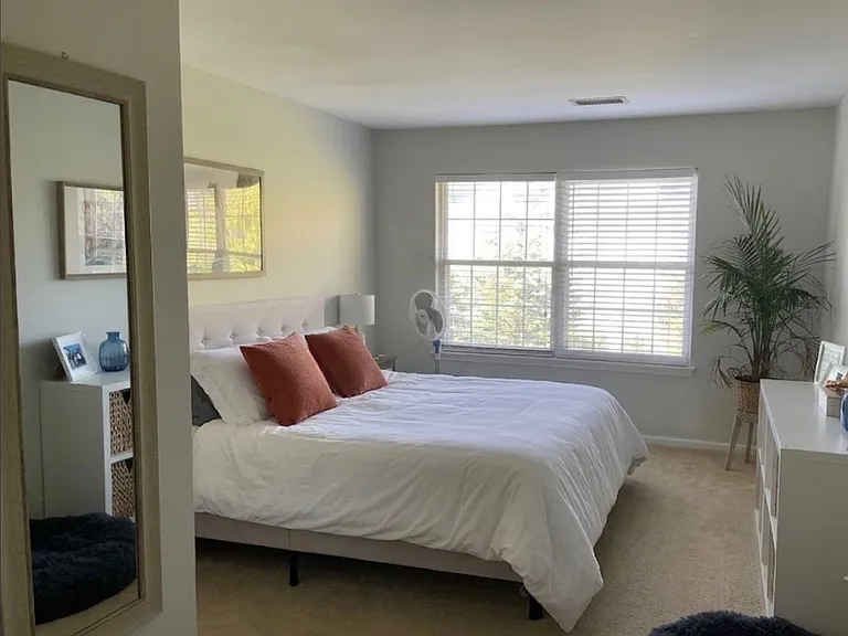 376 Maidstone Ct — Photo 15